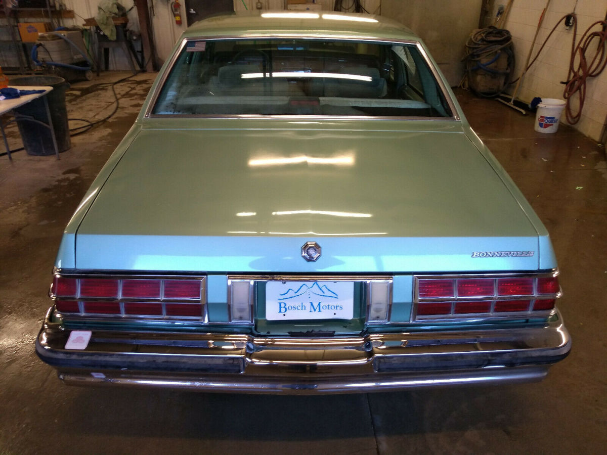 1978 pontiac bonnevile very clean vintage vehicle