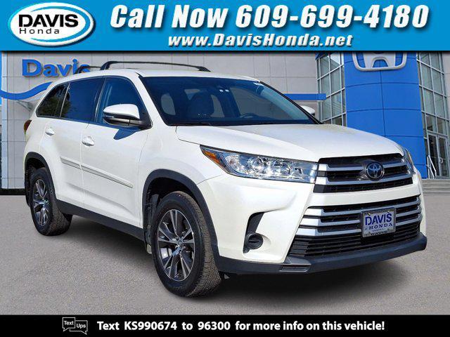 2019 toyota highlander le