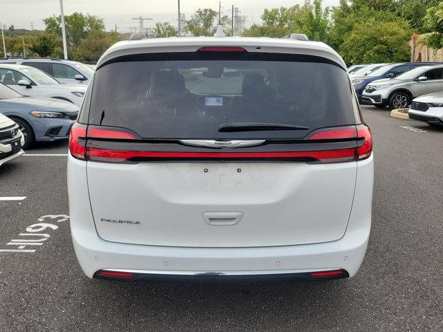 2022 chrysler pacifica touring-l