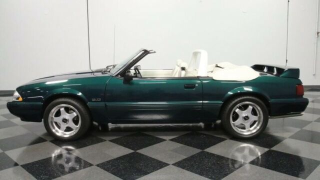 classic vintage chrome pony car fomoco 5.0 liter 5 speed manual convertible gree