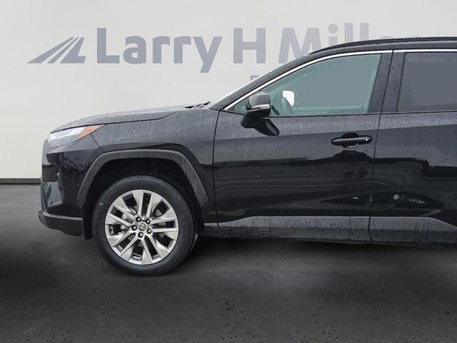 2024 toyota rav4 xle premium