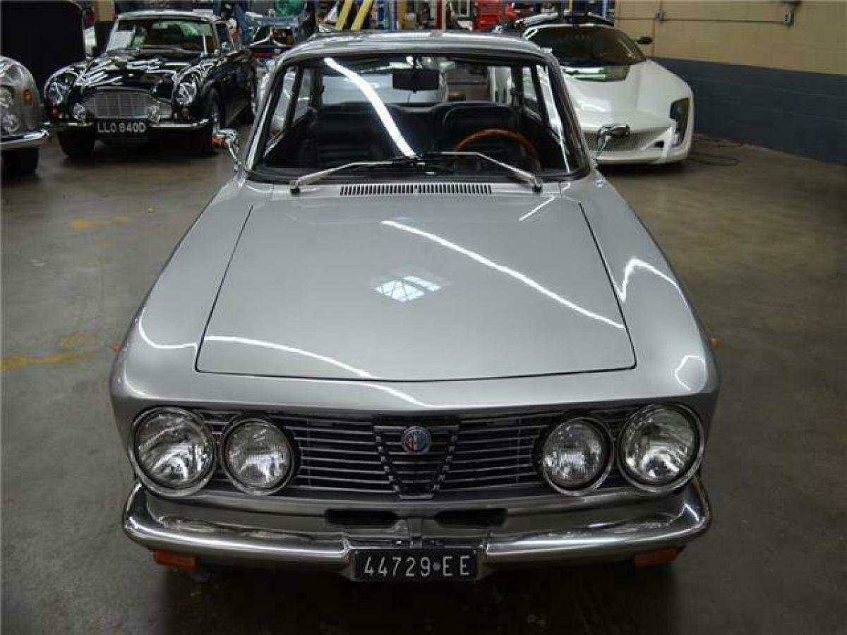 1974 alfa romeo gtv 2000 52k miles 5 speed manual,extremely well kept,dont miss!
