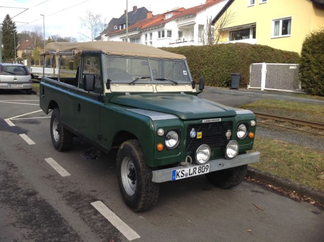pick up land rover series iii stage one v8 3.5 l , nice car from my collection