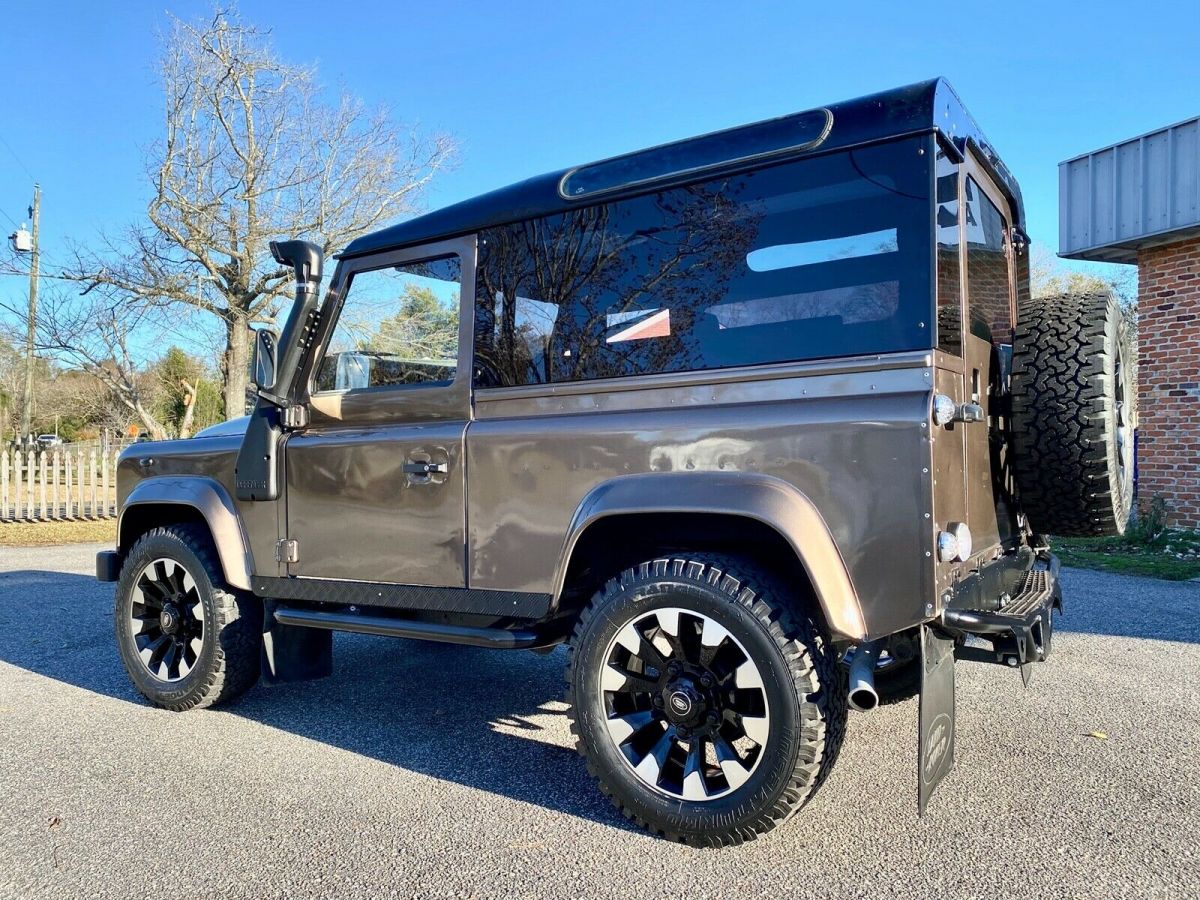nara bronze 90, 200tdi diesel, a/c, crompton tweed/tan leather, 18' sawtooth's