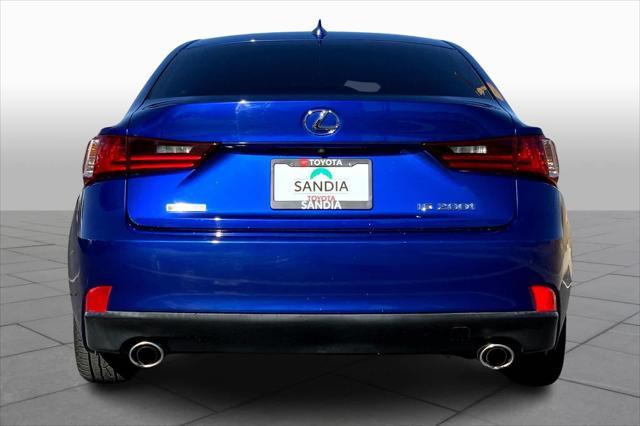 2016 lexus is 200t base