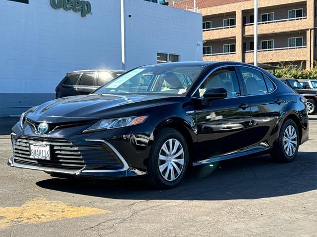 2021 toyota camry le