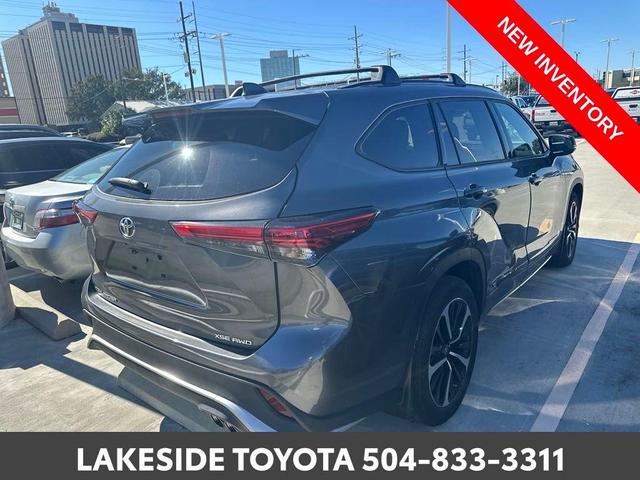 2021 toyota highlander xse