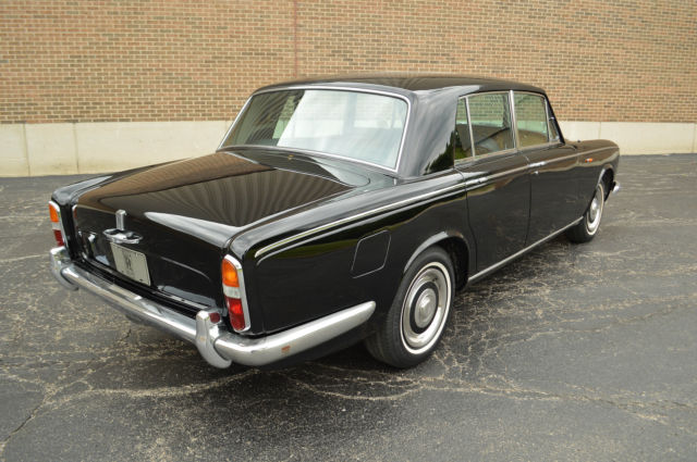 once a beautiful car - now just an awful sub-standard repaired rolls-royce