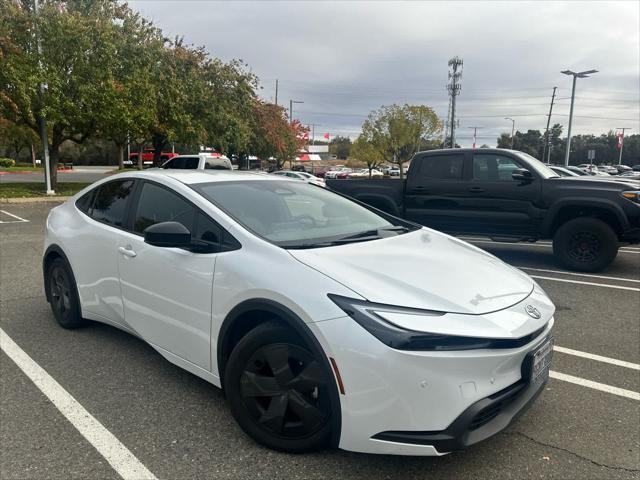 2023 toyota prius le