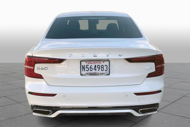 2022 volvo s60 recharge plug-in hybrid t8 r-design