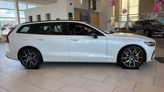 2025 Volvo V60