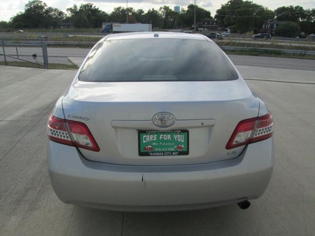 2011 toyota camry le
