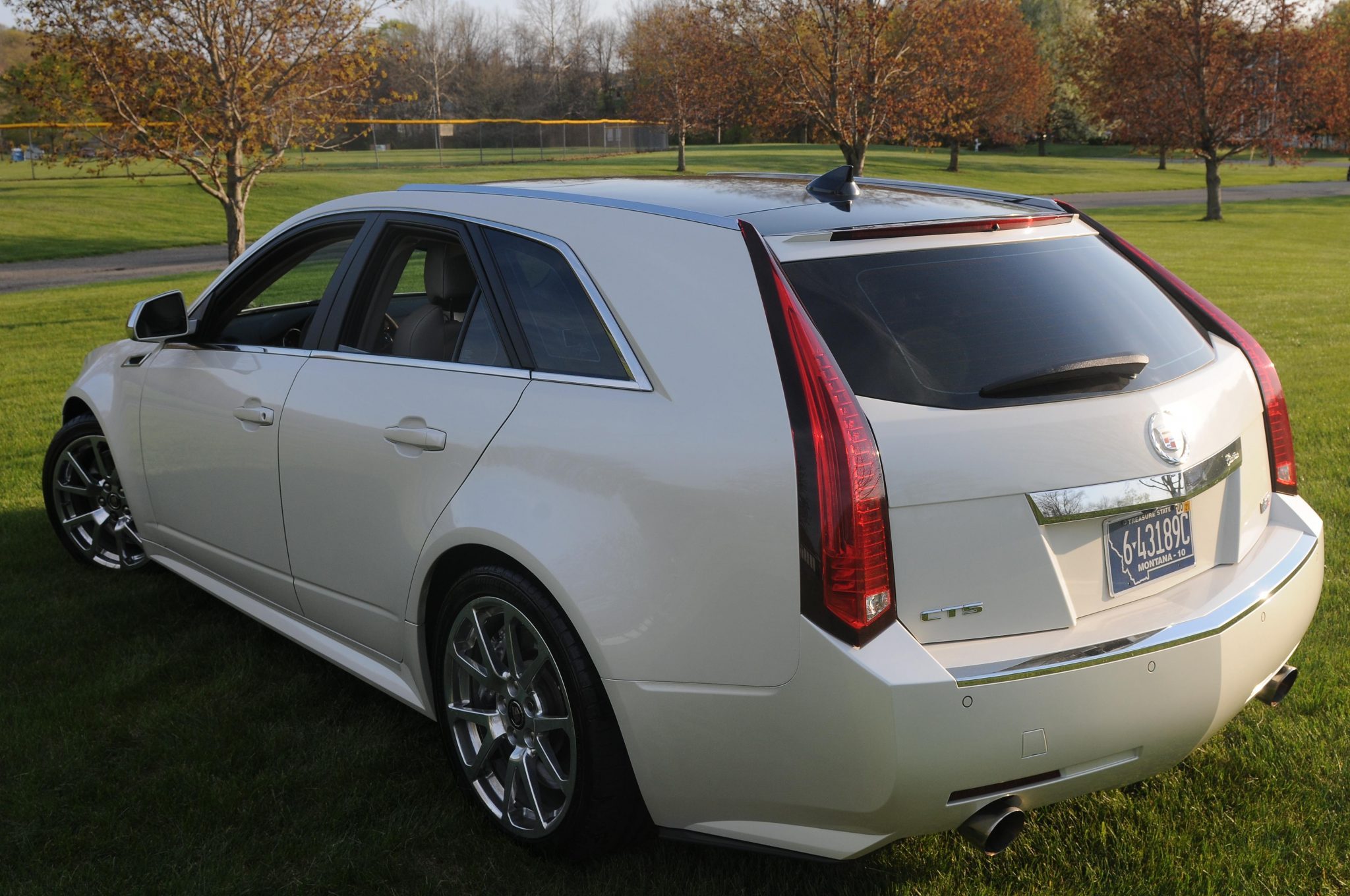 2013 cadillac cts-v wagon 6-speed