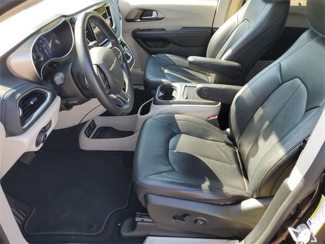 2021 chrysler pacifica touring-l