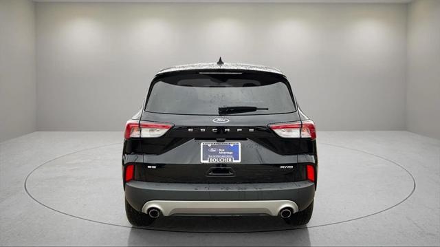 2022 ford escape se