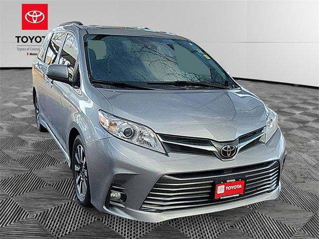 2018 toyota sienna xle