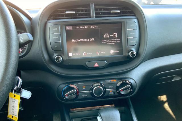 2022 kia soul lx