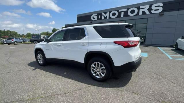 2021 chevrolet traverse lt cloth
