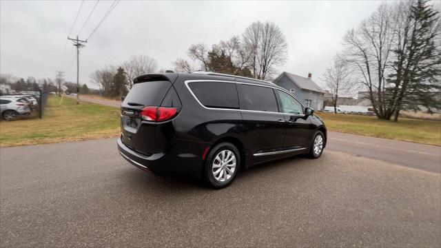 2018 chrysler pacifica touring-l
