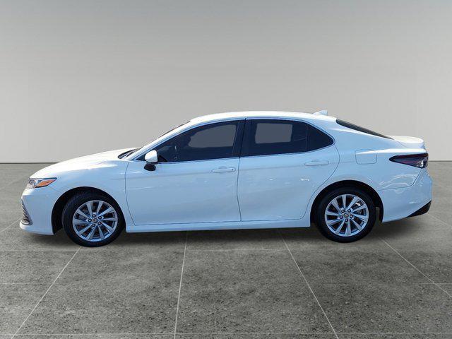 2023 toyota camry le