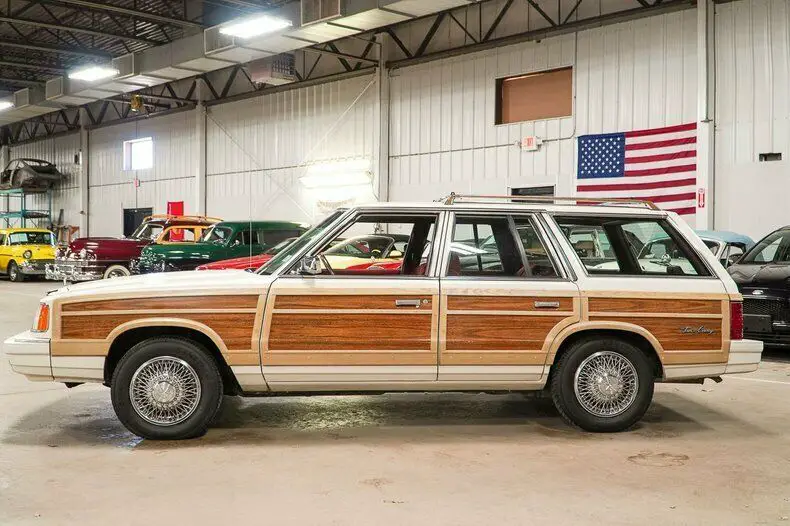 1986 chrysler lebaron town & country wagon 73460 miles off white station wagon 2