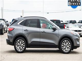 2022 Ford Escape titanium