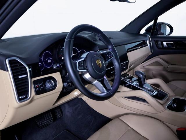 2022 porsche cayenne