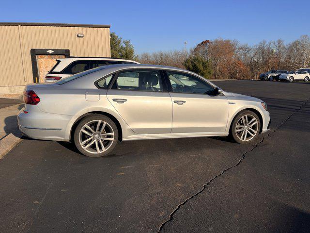 2018 volkswagen passat 2.0t r-line