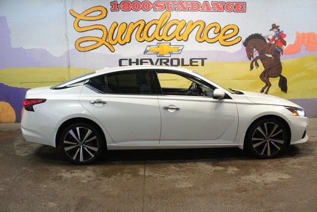 2019 nissan altima 2.5 platinum