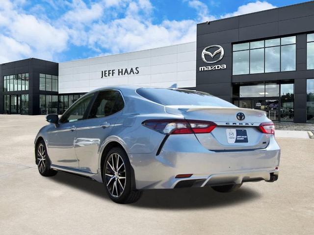 2021 toyota camry se