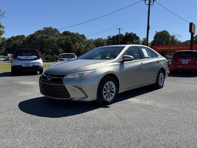2016 toyota camry le