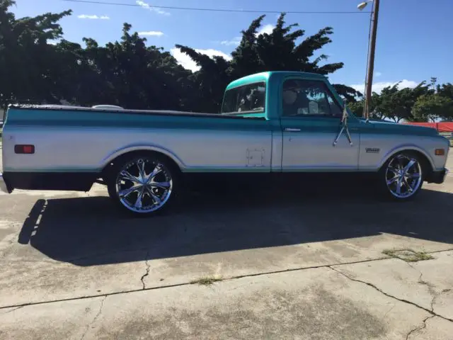 1972 gmc c1500 custom. custom paint and air ride no reserve