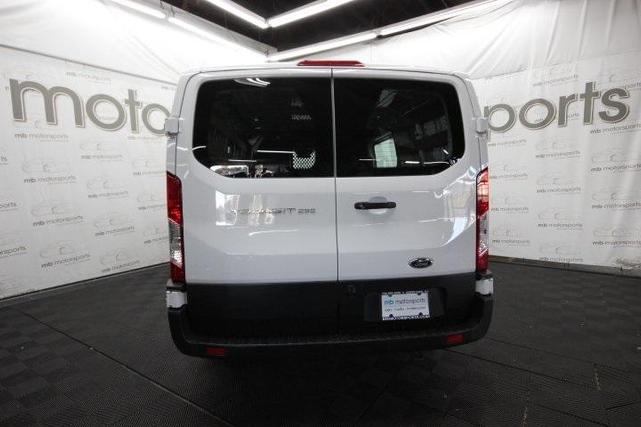 2022 ford transit-250 base