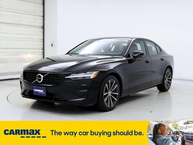 2022 volvo s60 b5 momentum