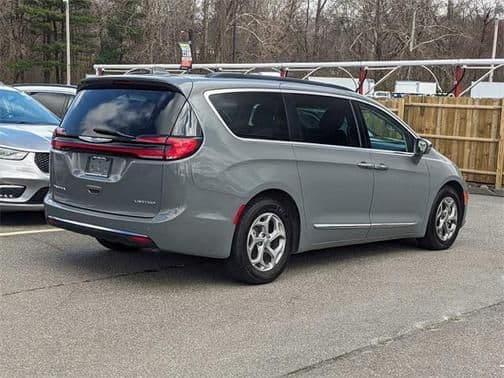 2022 chrysler pacifica limited in north branford, connecticut
