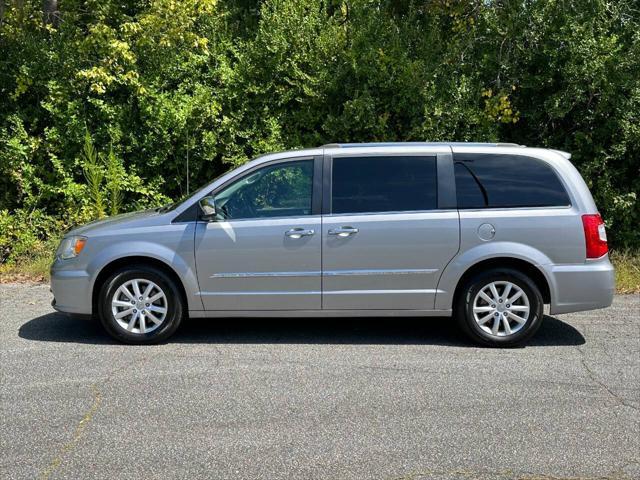 2015 chrysler town & country limited platinum
