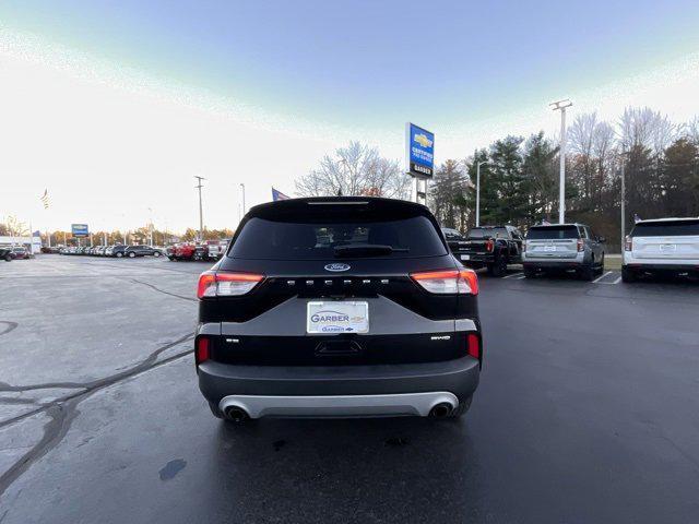 2021 ford escape se