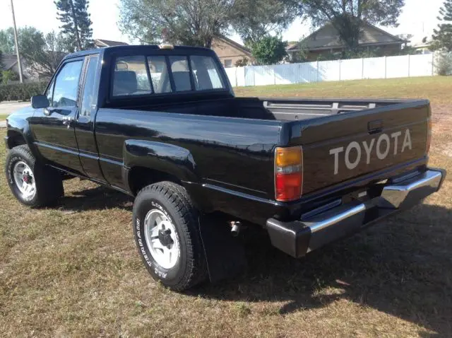 1988 toyota pickup truck 4wd 5 speed manual 22re 4 cylinders efi