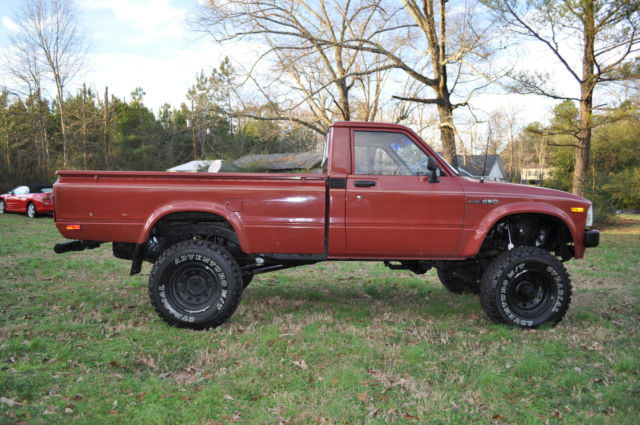 1983 toyota pickup 5 speed 4x4 straight axle reg cab new lift, wheels, tires
