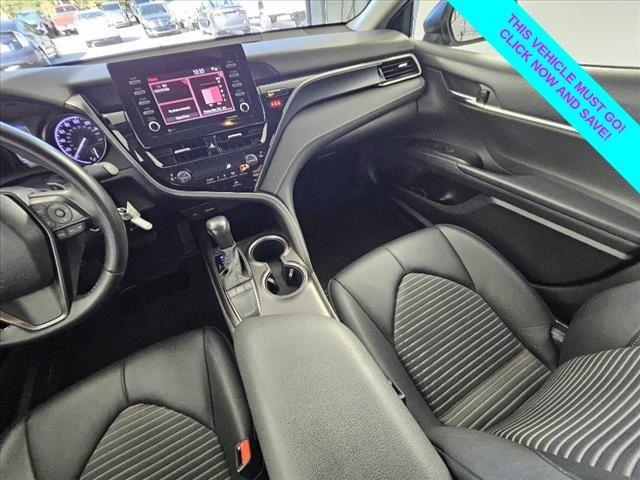 2022 toyota camry se