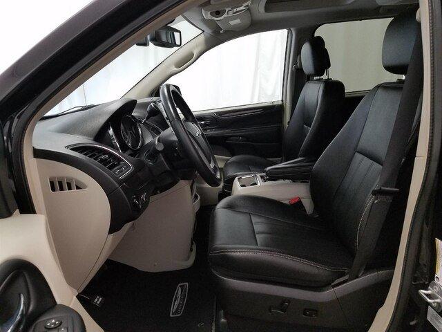 used 2016 chrysler town & country touring-l hutchinson, ks 67502 for sale in hutchinson, kansas