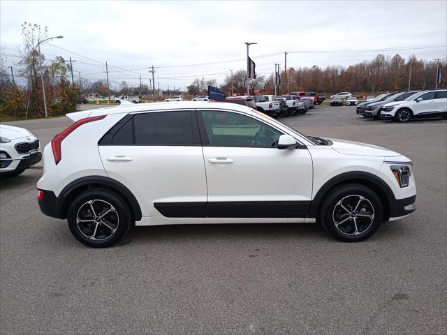 2024 kia niro lx