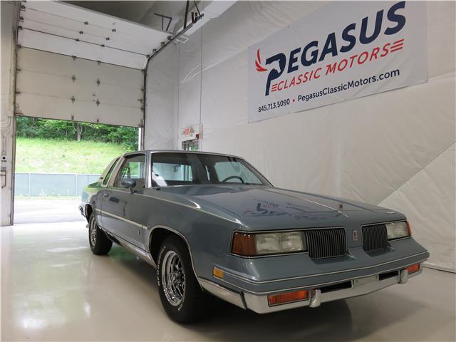 1988 oldsmobile cutlass supreme classic, bright blue with 79,000 miles available