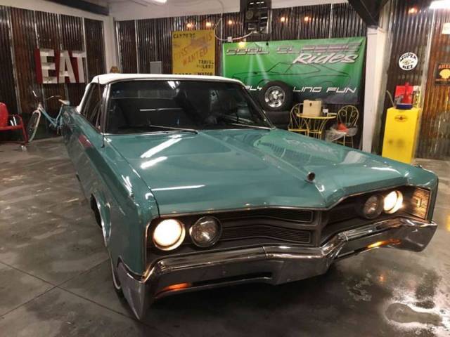 chrysler 300 teal with 100 miles, for sale!