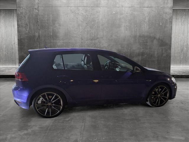 2017 volkswagen golf r 4-door w/dcc & navigation