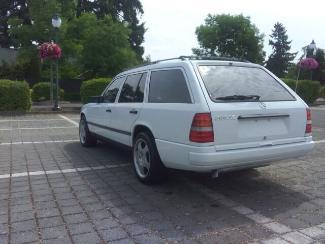 1989 mercedes-benz 300-series wagon white rwd automatic te