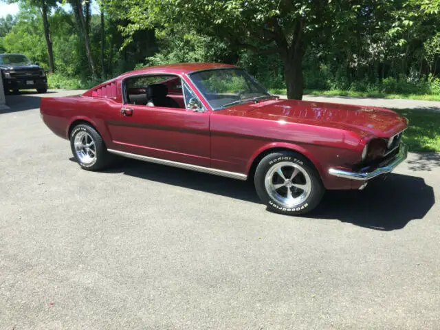 1965 ford mustang fastback v8