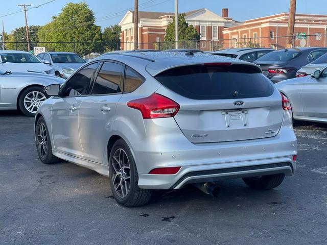 2015 ford focus se