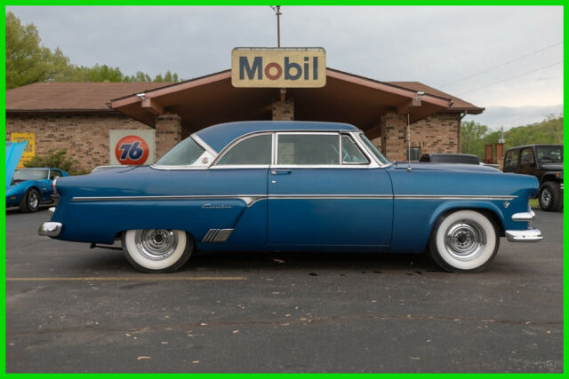 1954 ford crestline 2 door v8 auto