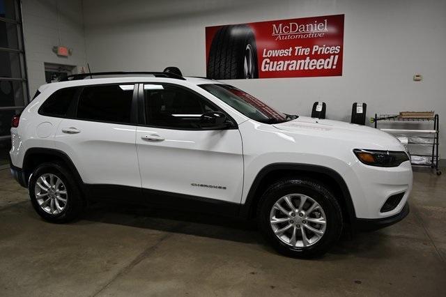2022 jeep cherokee latitude lux